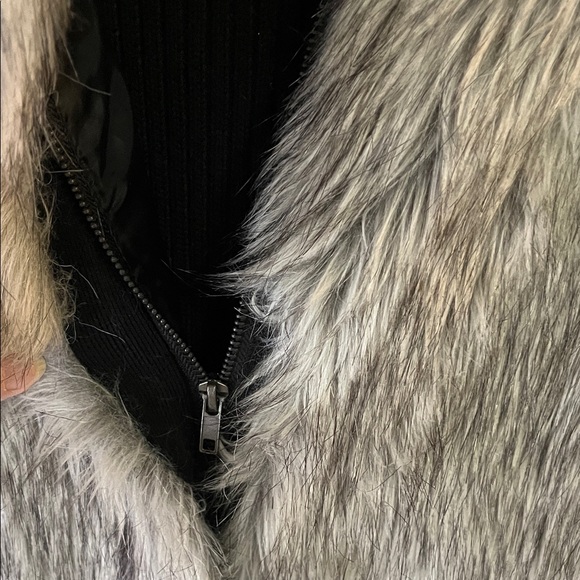 Evan Picone Faux Fur Front Black Sweater Back Size L - Picture 3 of 6